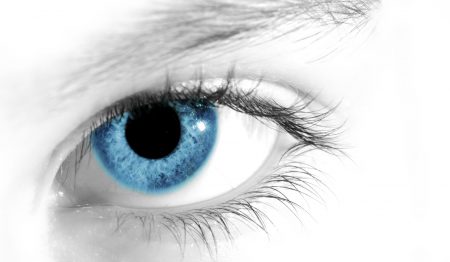 عيون زرقاء (2)