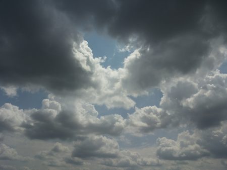 السماء في الغيوم (3)