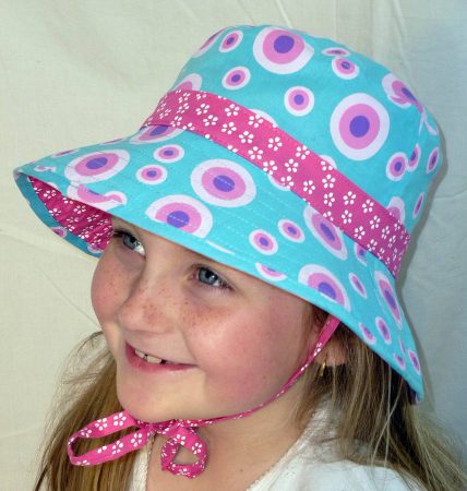 قبعات البنات (1)