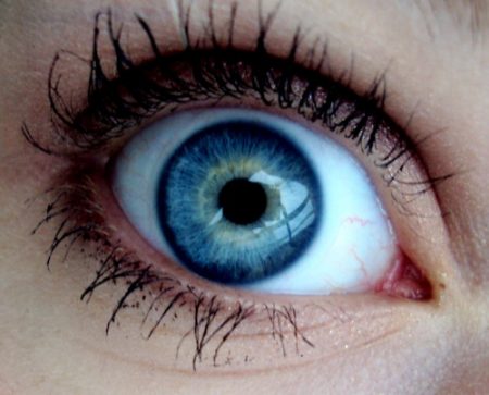 رموز العين الزرقاء (3)