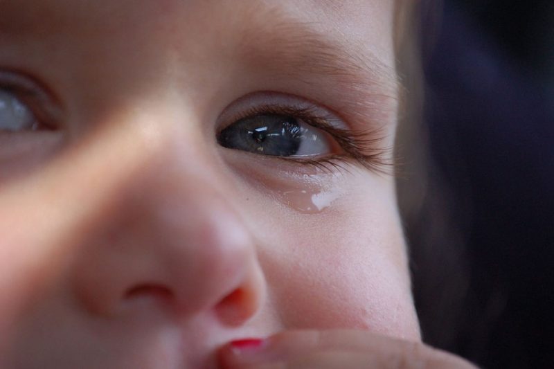 صور دموع في عيون البنات